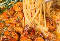 One-Pot Garlic Butter Shrimp Scampi with Lemon