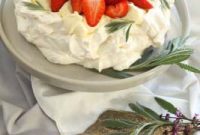 Pavlova Meringue Cake: Naturally Gluten-Free