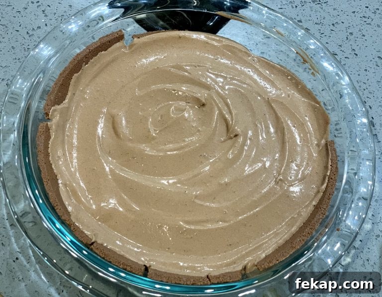 No-Bake Oreo Chocolate Pie Recipe with Creamy Filling 3 img 12335 2