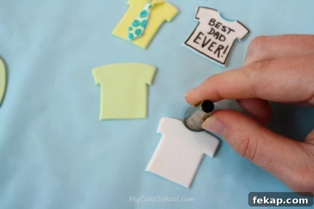 Father's Day Cupcake Ideas Dad Will Love 4 Father's Day Cupcake Tutorial by MyCakeSchool.com!