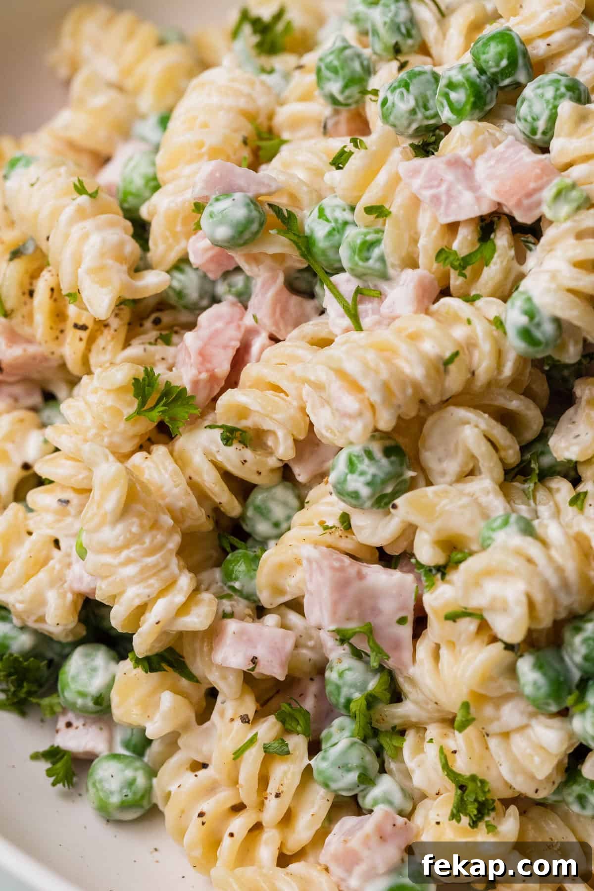 Copycat Ruby Tuesday Ham and Pea Pasta Salad Recipe 6 The completed recipe.
