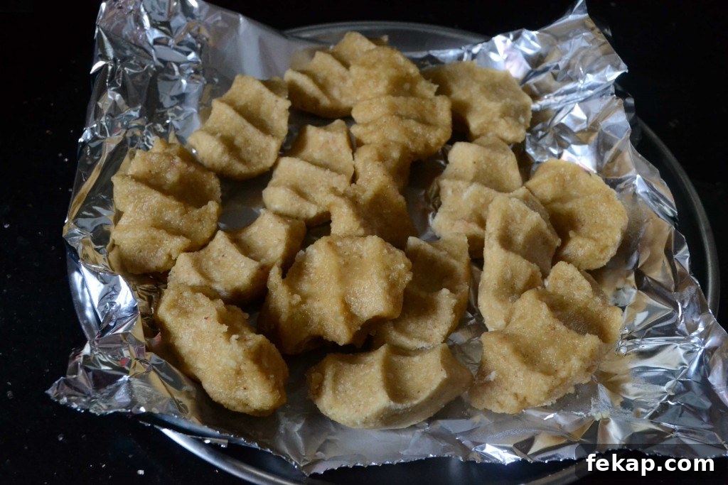 Inippu and Pidi Kozhukattai: Sweet South Indian Rice Dumplings 9 6
