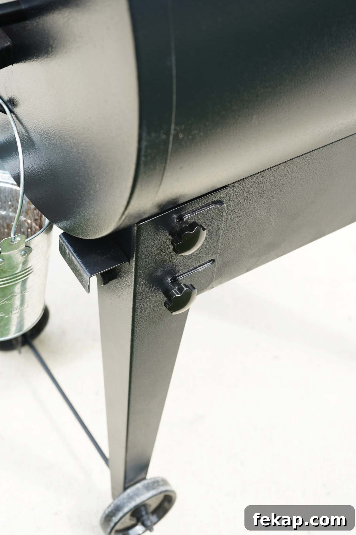 Traeger Tailgater Foldable legs