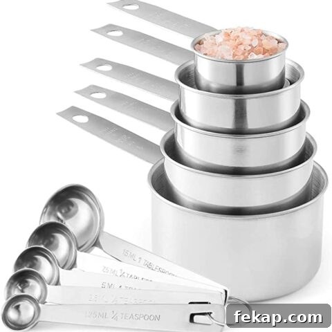 Measuring cups and spoons set