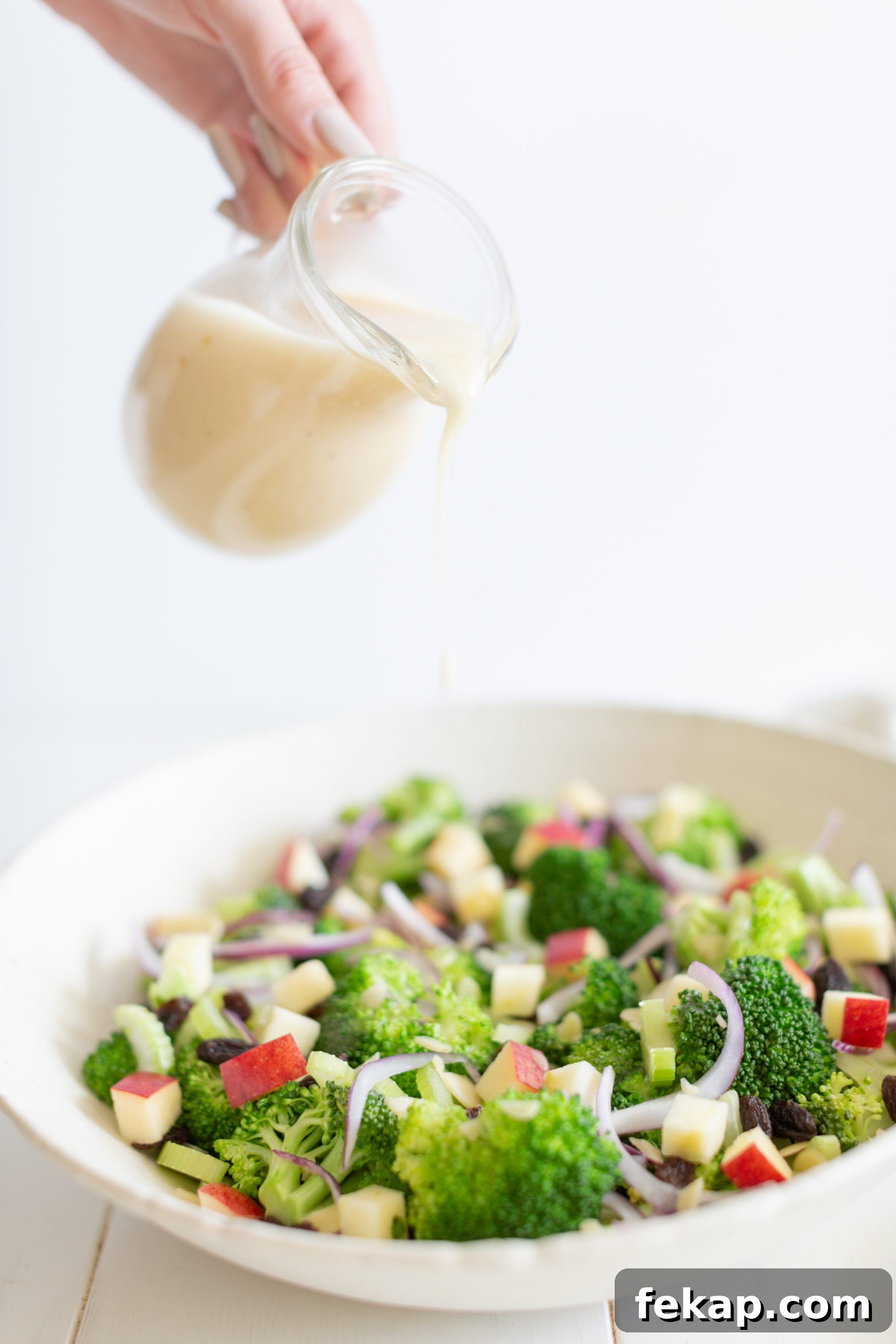 Broccoli Salad with Greek Yogurt Dressing and Crispy Bacon 2 img 52342 1
