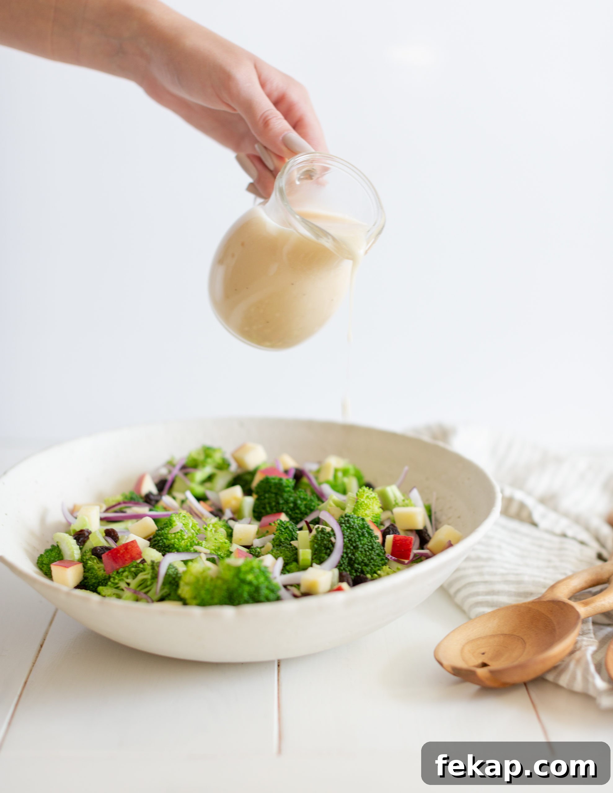 Broccoli Salad with Greek Yogurt Dressing and Crispy Bacon 4 img 52342 3