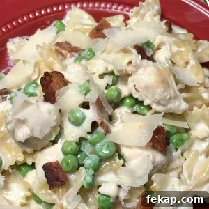 Creamy Instant Pot Chicken and Bacon Carbonara 5 Close up Instant Pot Chicken and Bacon Carbonara