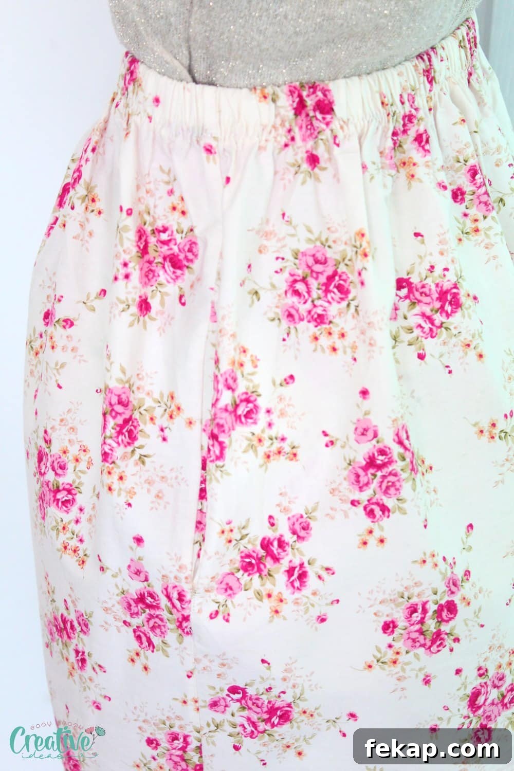 Sewing pockets into a skirt