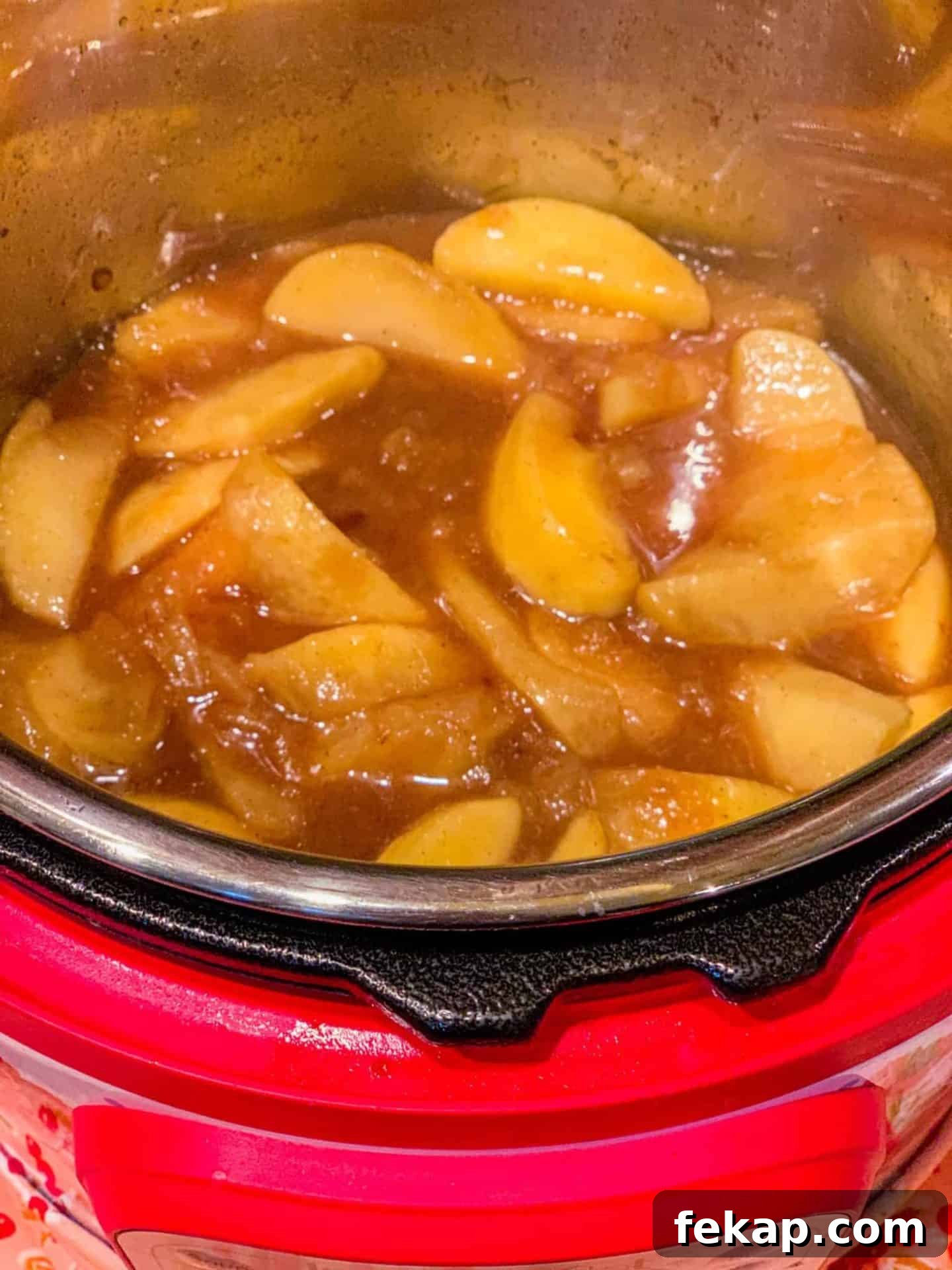 How to make Instant Pot Southern cinnamon apples