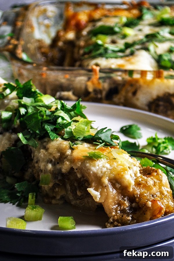 Enchiladas Verdes: Classic Chicken with Tomatillo Sauce 4 Enchiladas Verdes (Green Enchiladas)
