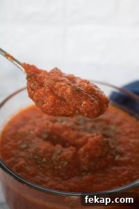 fresh, homemade marinara sauce ready to be served