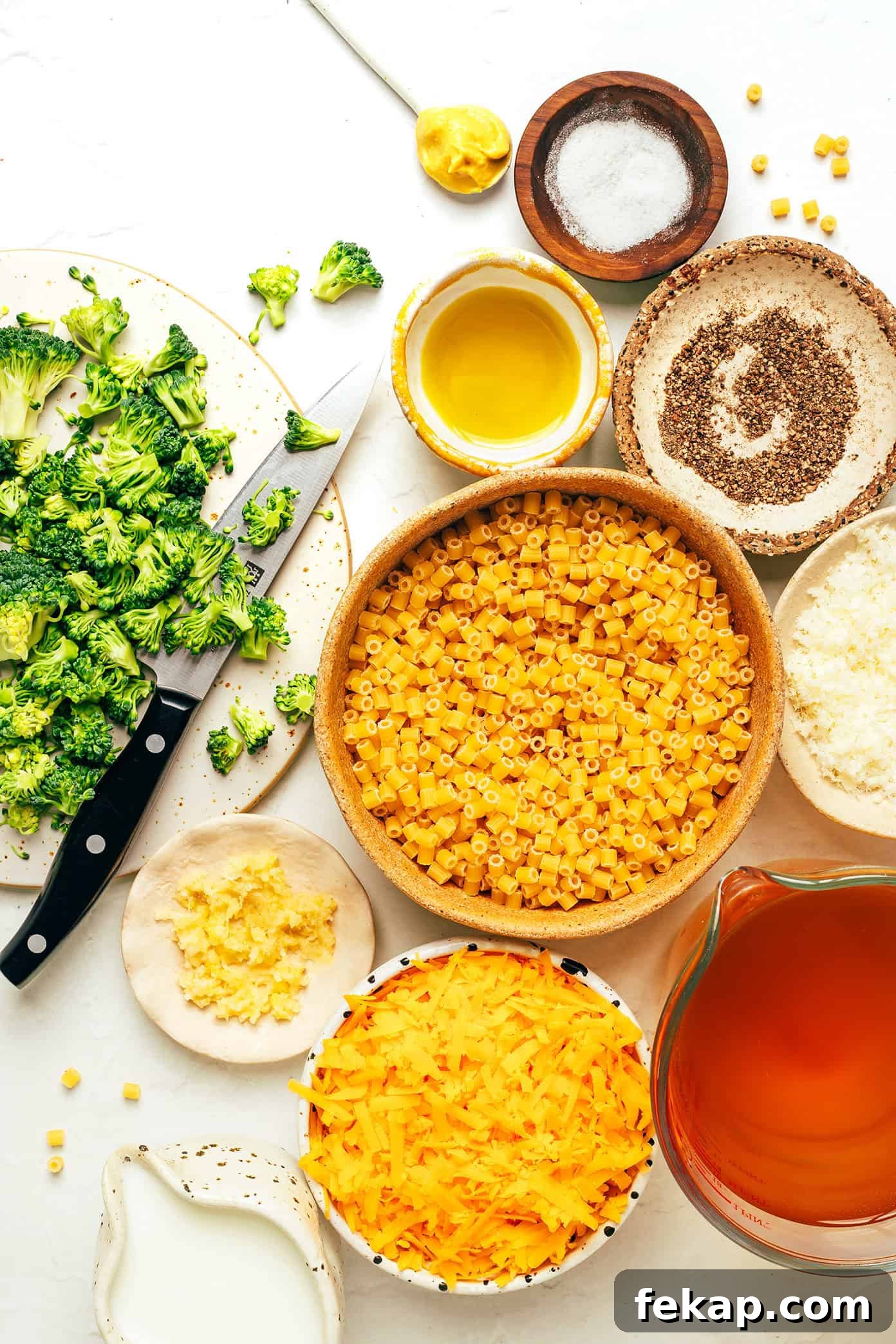 One-pot pasta simmering